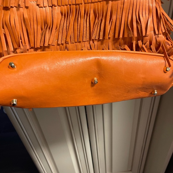 Guia’s orange fringe leather bag - Picture 8 of 10